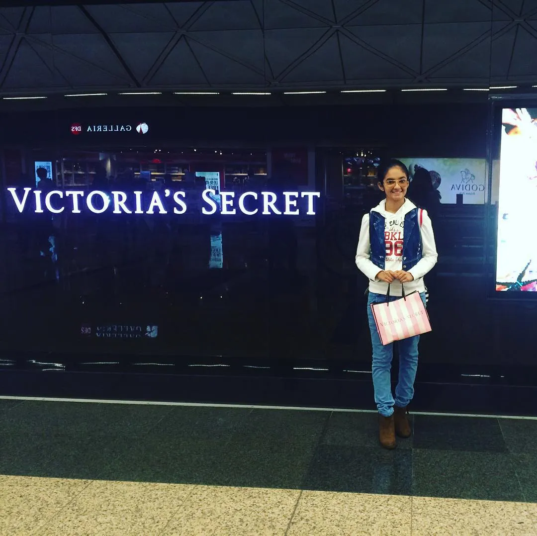 Anushka Sen belanja ke Victoria Secret. ©instagram.com/anushkasen0408