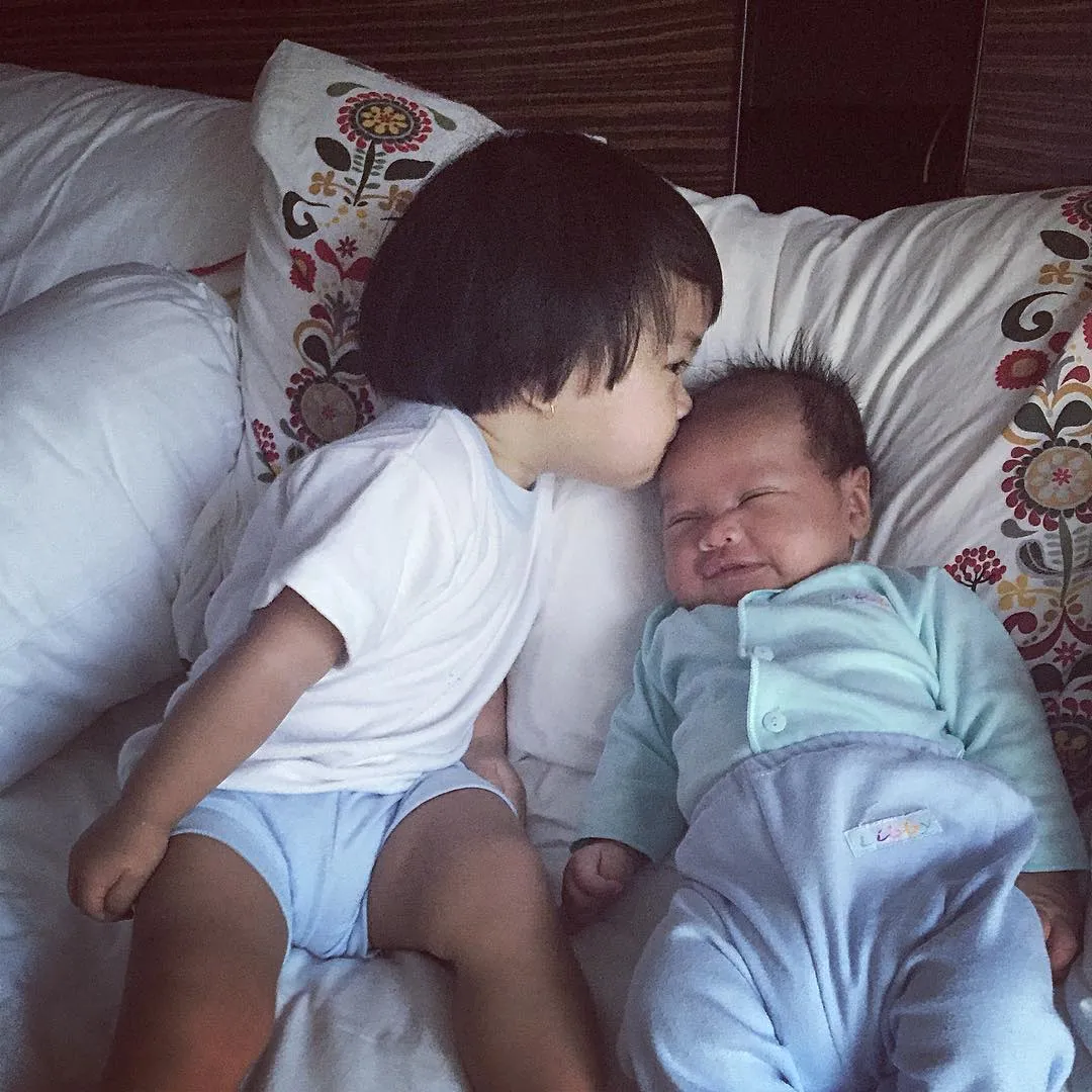 Mikaila posesif ke Taya © Instagram/rickyharun