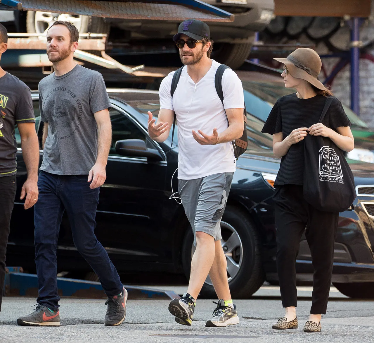 Jake Gylenhall dan Rooney Mara ketahuan jalan bareng © Entertainment Tonight/Fameflynet