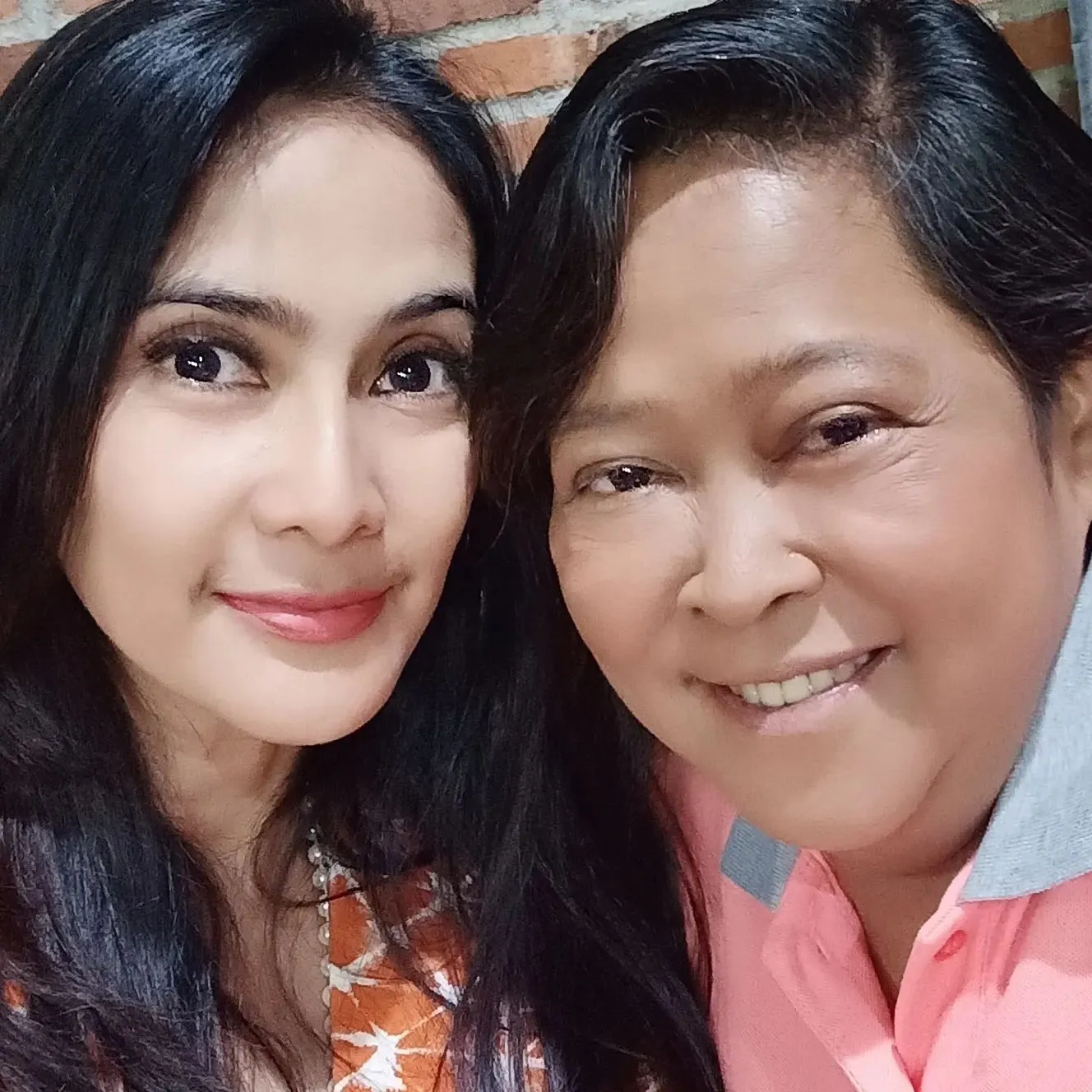 (credit: Instagram.com/sutykarno/)