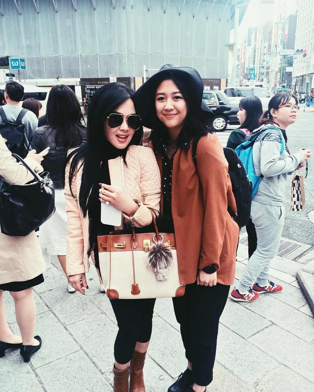 Syahrini bertemu Sherina di Jepang. ©instagram.com/sherinasinna