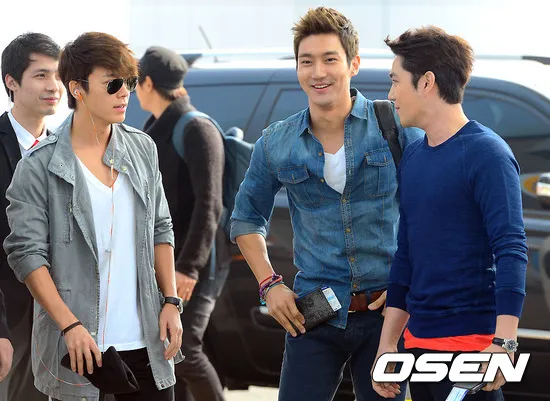 Super Junior di bandara Incheon Foto: OSEN