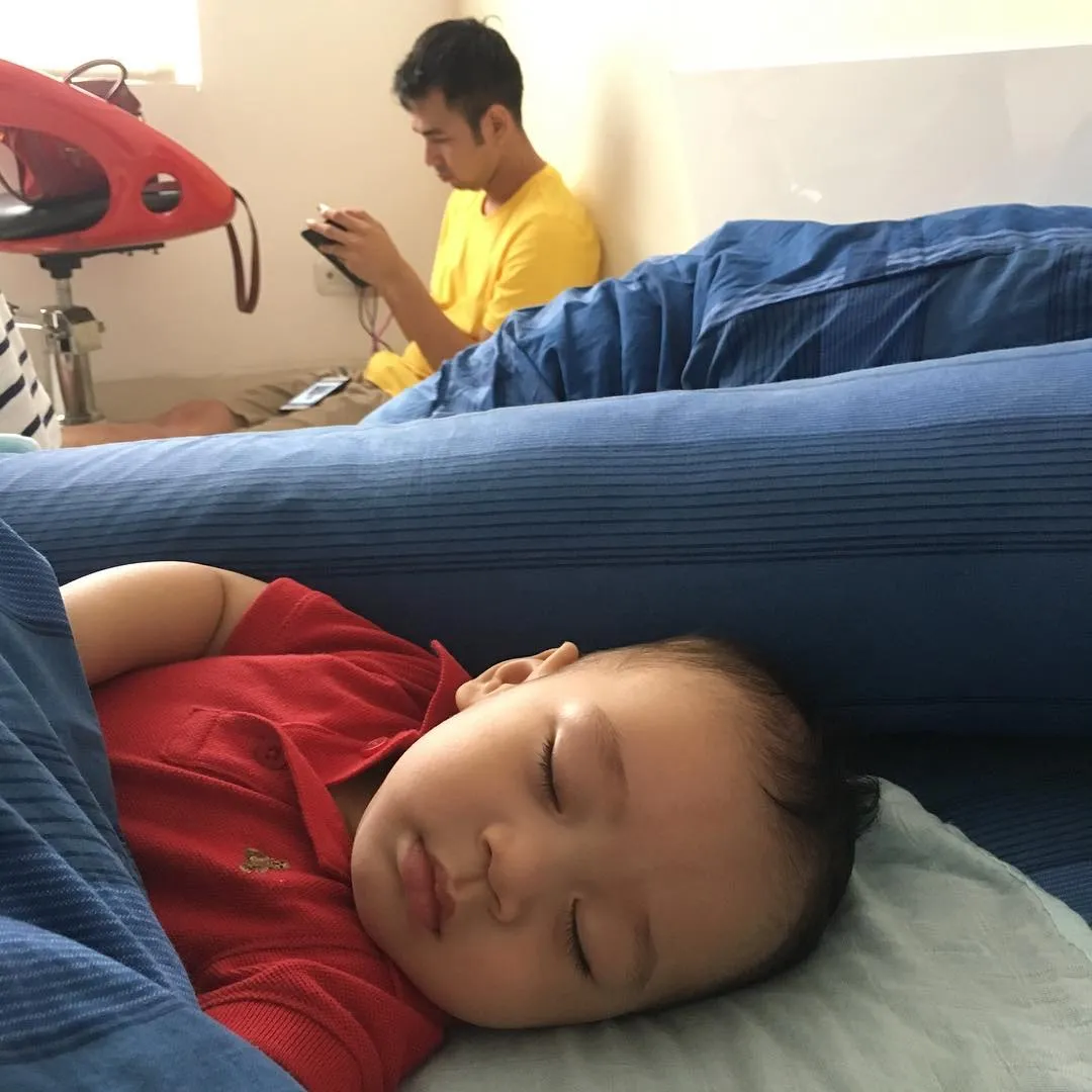 Rafathar tertidur pulas ©Instagram.com/rieta.amialia