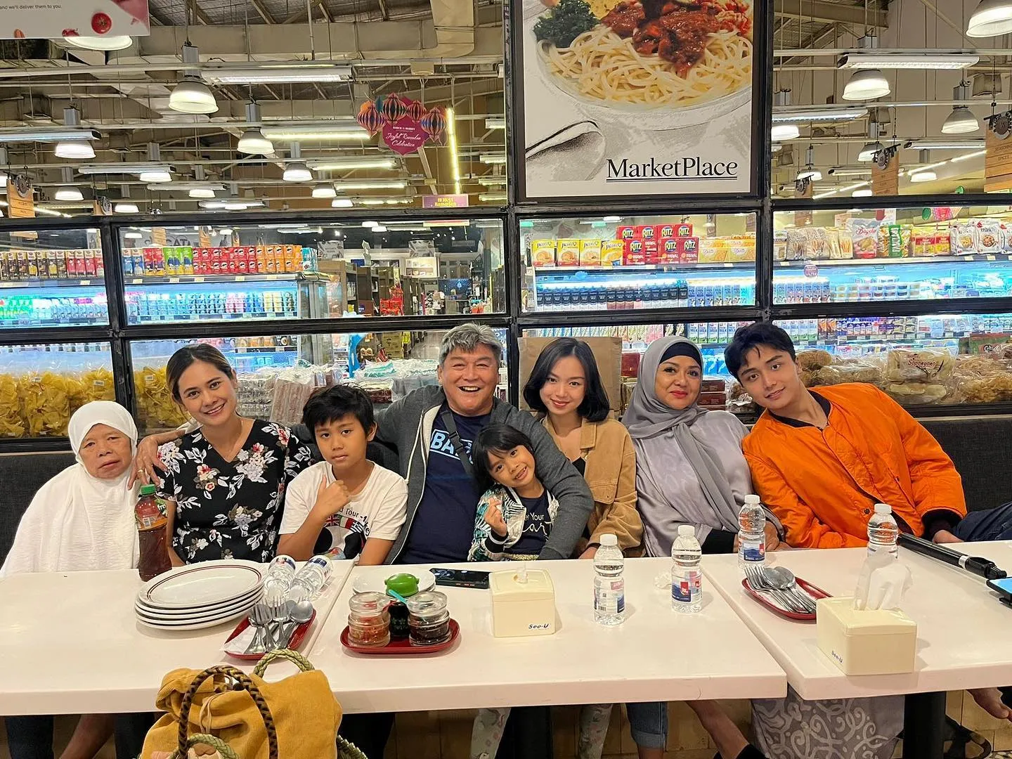 Buka Bersama Keluarga Mantan