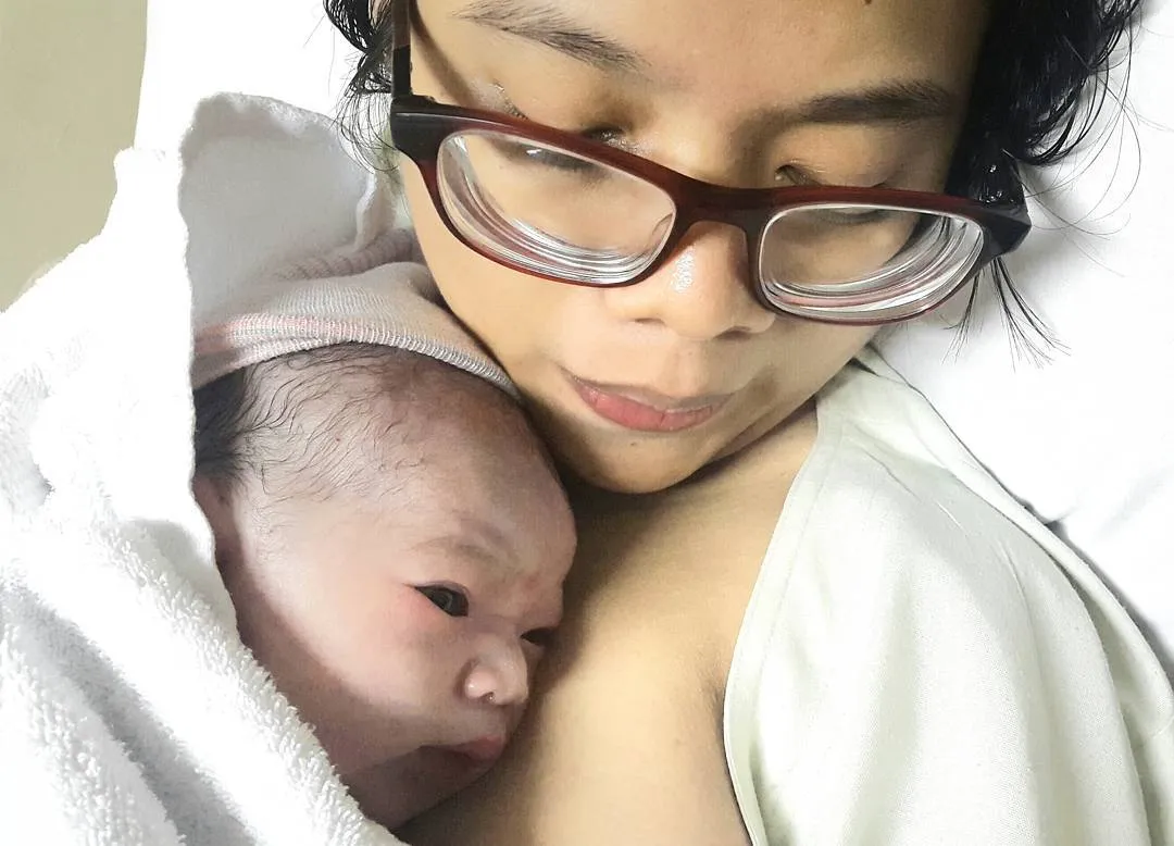 Wikan dan baby Kiara © Instagram @iwaktherockfish