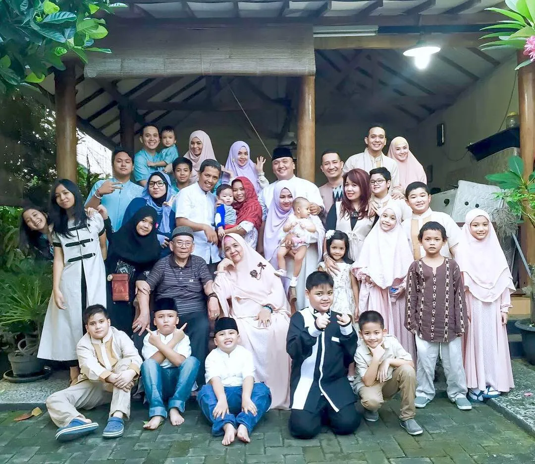 Keluarga besar almarhum H.M. Zainuri Bin H. Abdul Ghani. ©instagram.com/superfadli