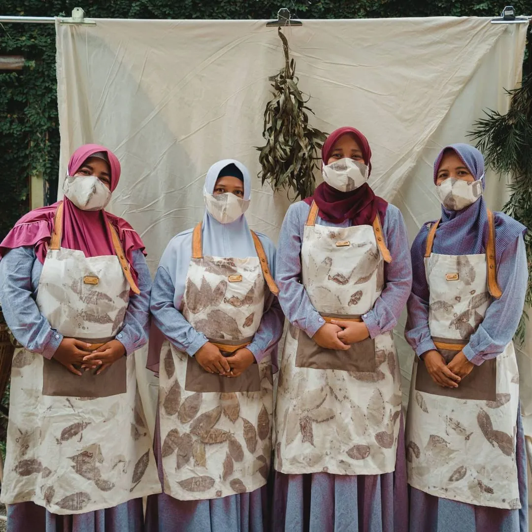 (c) Instagram/semilir_ecoprint