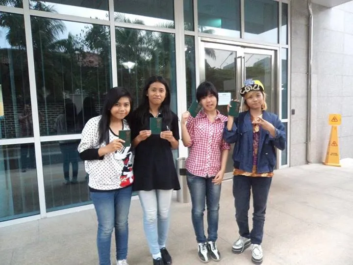 2NEStar di Kedubes setelah menerima Visa untuk ke Korea @OnyuSBSquad