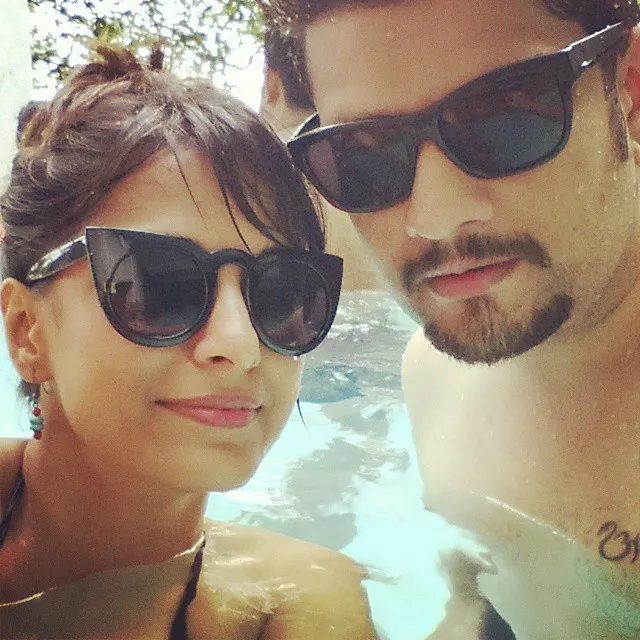Ternyata pria ini hanya teman saja. Bukan pacar Pooja Sharma. @instagram.com/poojabsharma