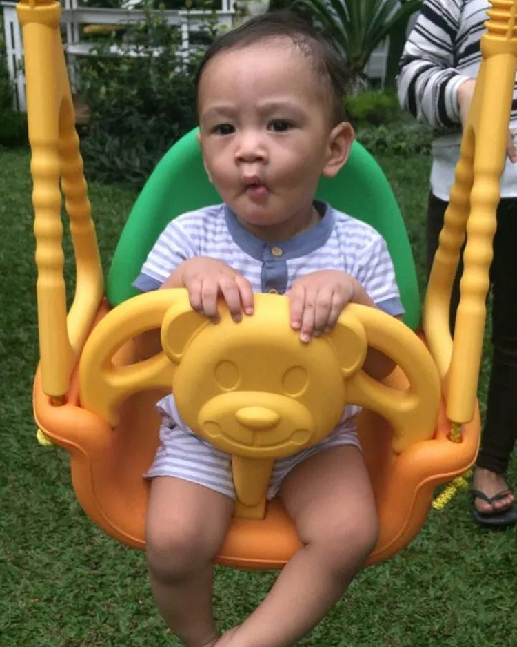 Ekspresi Rafathar bikin gemas © Instagram.com/raffinagita1717