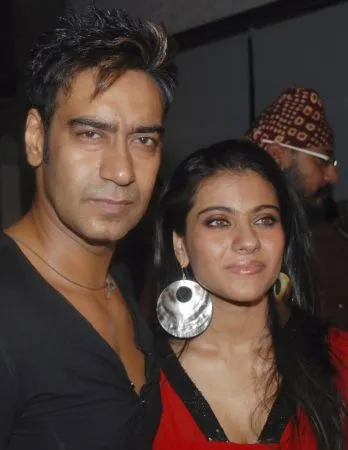 Video Kajol dan Ajay tersebar di situs dewasa. ©ibtimes.com