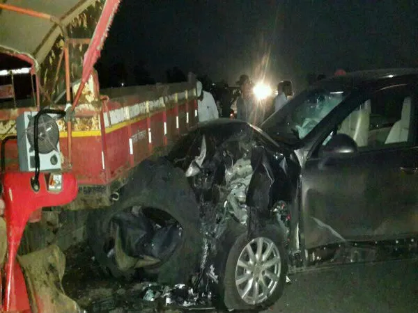 Kondisi mobil Boney Kapoor saat kecelakaan. @Oneindia.in