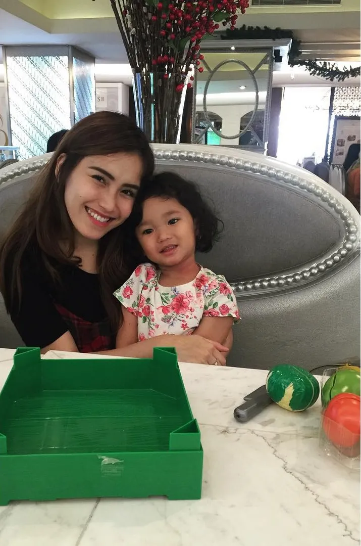 Ayu Ting Ting tetap bahagia meski diterpa isu miring © Instagram.com/ayutingting92