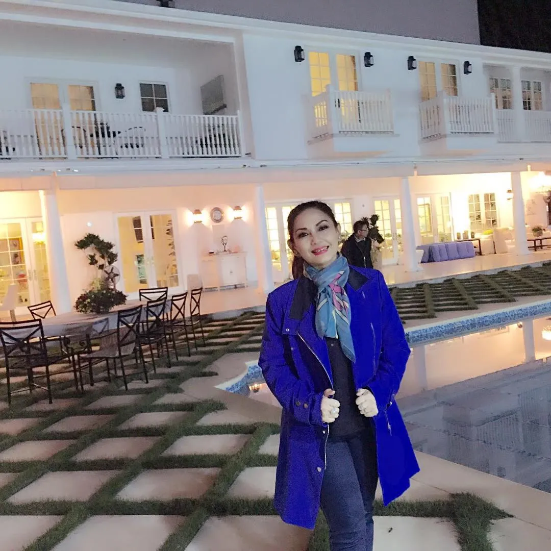 Usia tak meghalania Nia Daniati tetap terlihat kece © Instagram.com/niadaniatinew