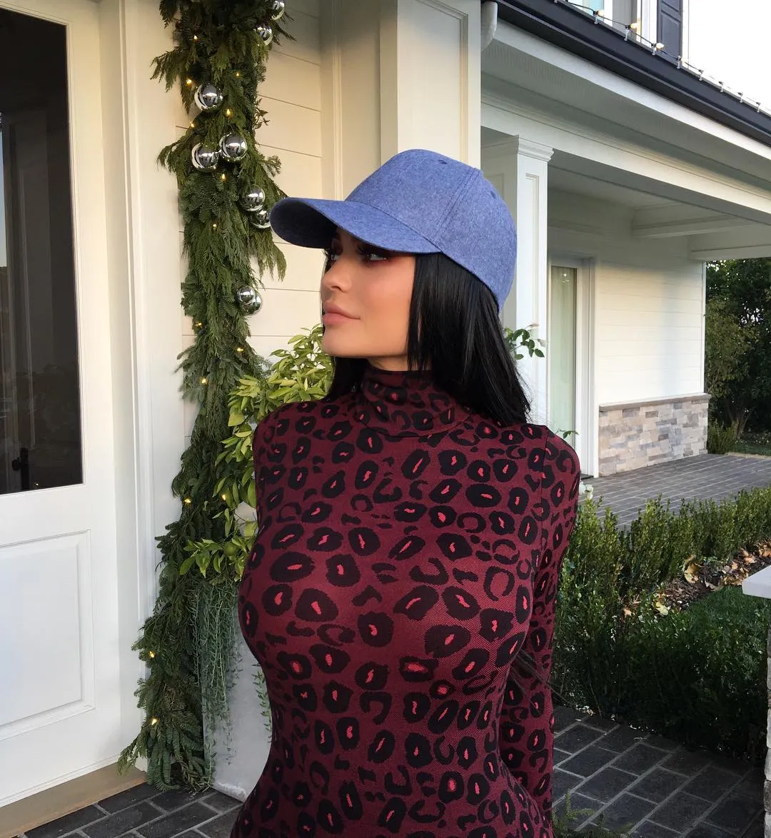 Kylie Jenner diduga oplas © Instagram.com/kyliejenner