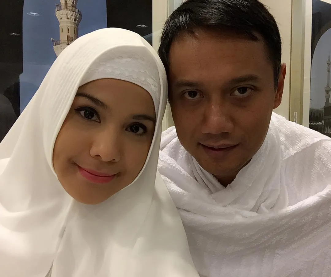 Agus jalani umrah dengan khidmat © Instagram/annisayudhoyono