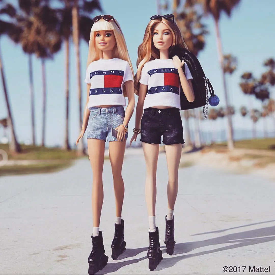 Gigi Hadid menjelma jadi boneka (kanan) © Instagram.com/gigihadid