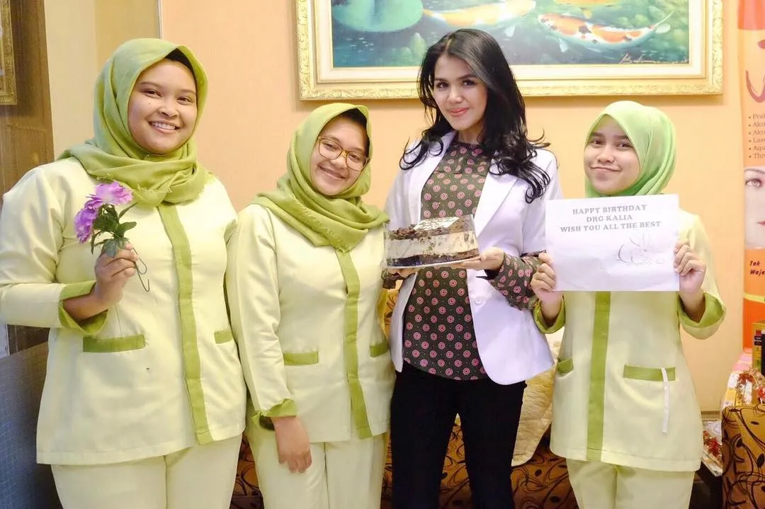 Kalia Labitta dokter gigi yang juga merupakan adik Vicky Shu ©instagram.com/kalialabitta_