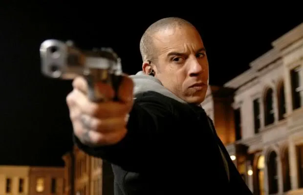 Salah satu aksi Van Diesel dalam film. Sekarang, saksikan dia nyanyi lagu Rihanna! @ohnotheydidnt.livejournal.com