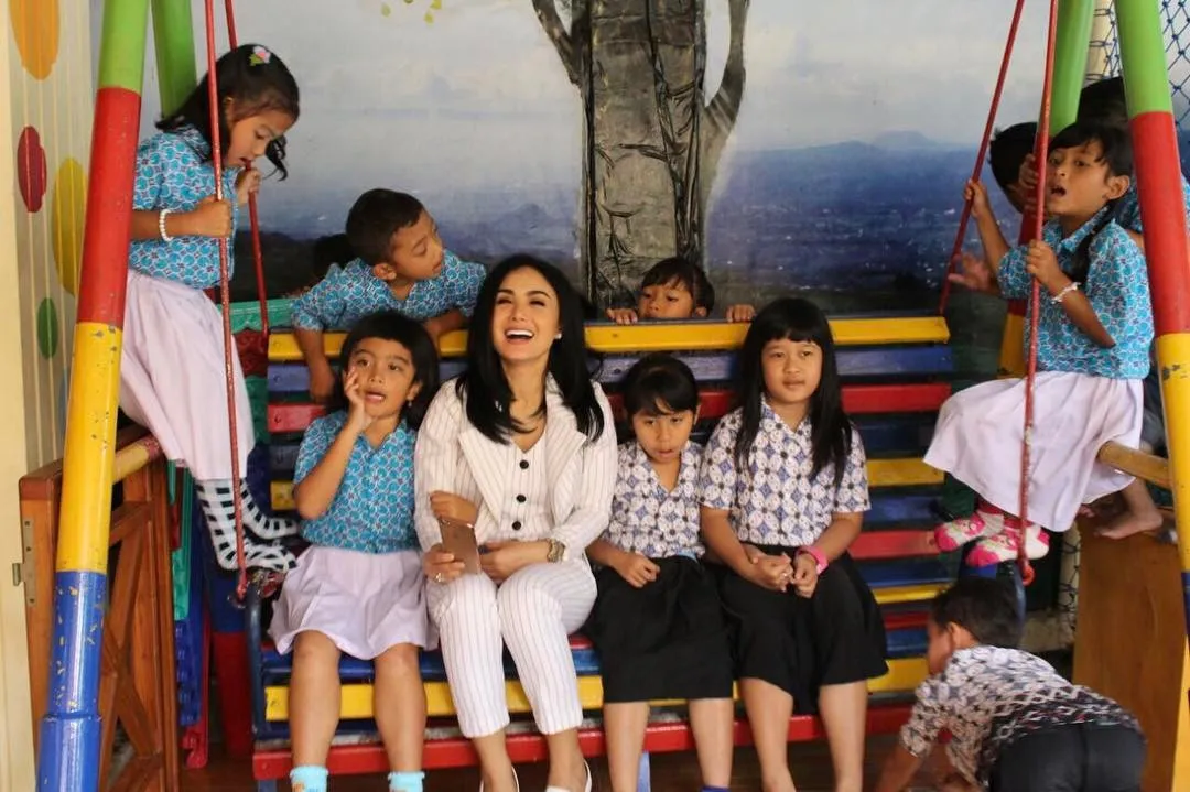 Yuni seorang awakener, not a teacher © Instagram/yunishara36