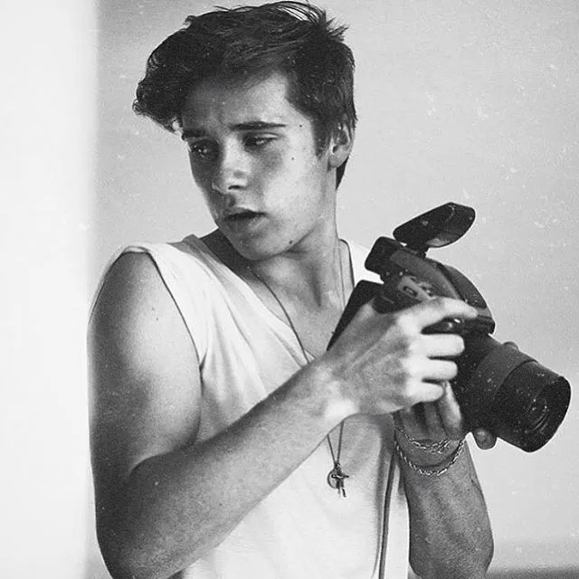 Brooklyn Beckham dikabarkan akan juliah di bidang fotografi © Instagram.com/brooklynbeckham