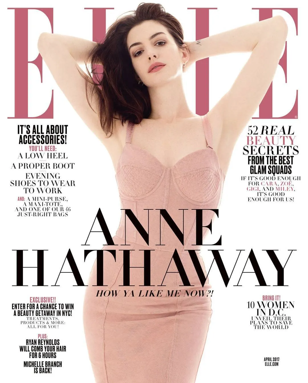 Anne Hathaway tampil di halaman depan majalah Elle © Elle