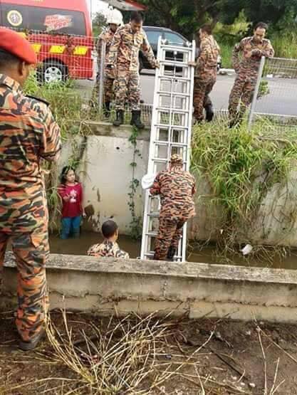 Saat tubuhnya akan diselamatkan oleh pihak berwajib, gadis tersebut malah terbangun © Facebook.com/J Kierson Macapagal