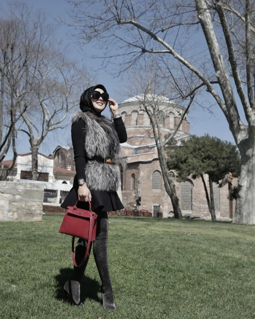 Fashion Syahrini yang dihujat netizen © Instagram/princessyahrini
