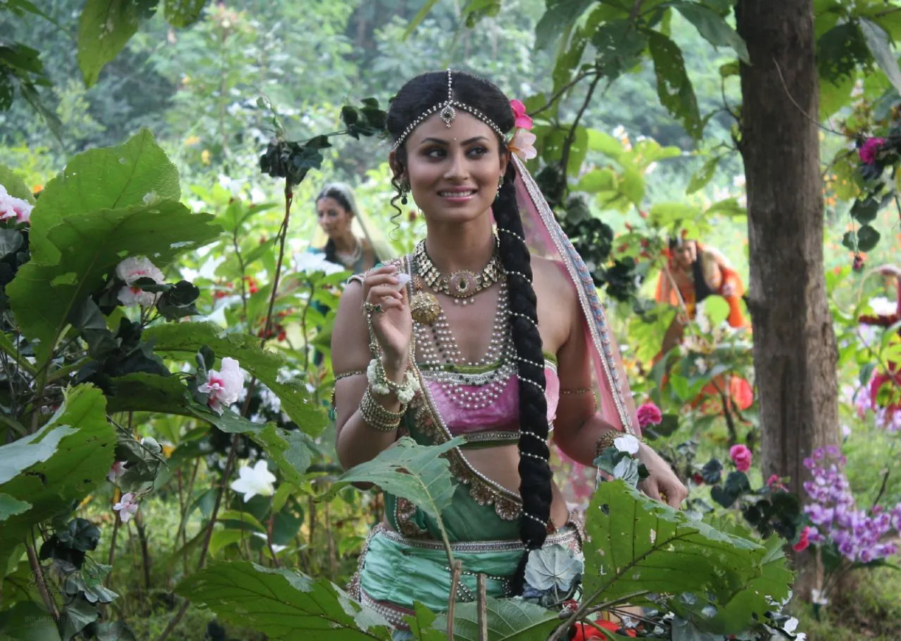 Mouni Roy akan kembali ke 'Mahadewa'. @india-forums