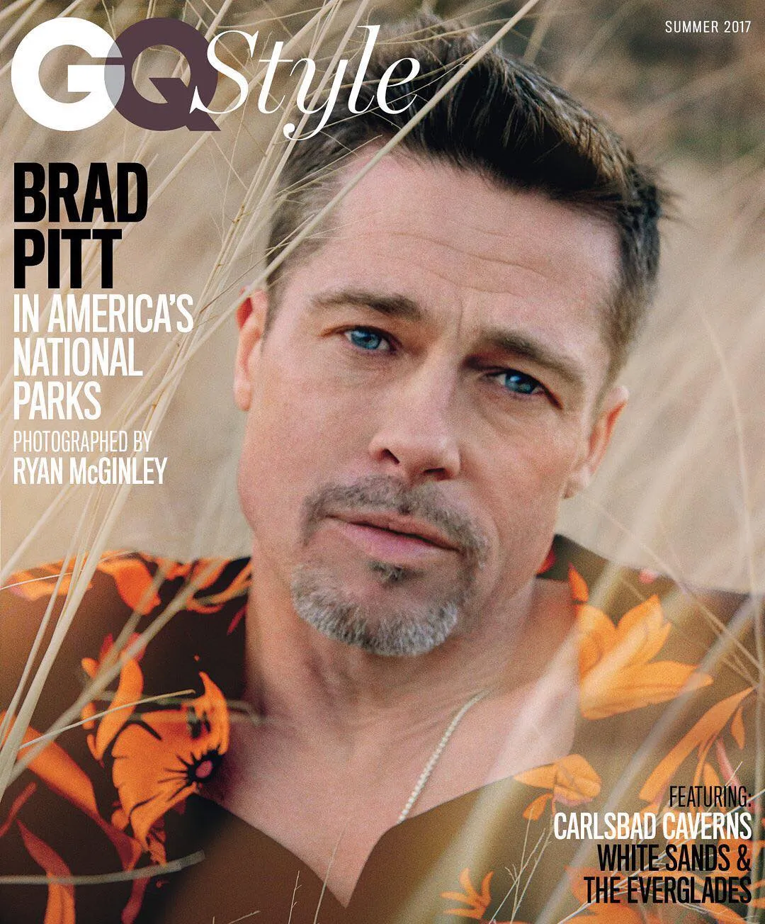 Brad Pitt terlihat tampan dengan mata birunya © Instagra.com/gq