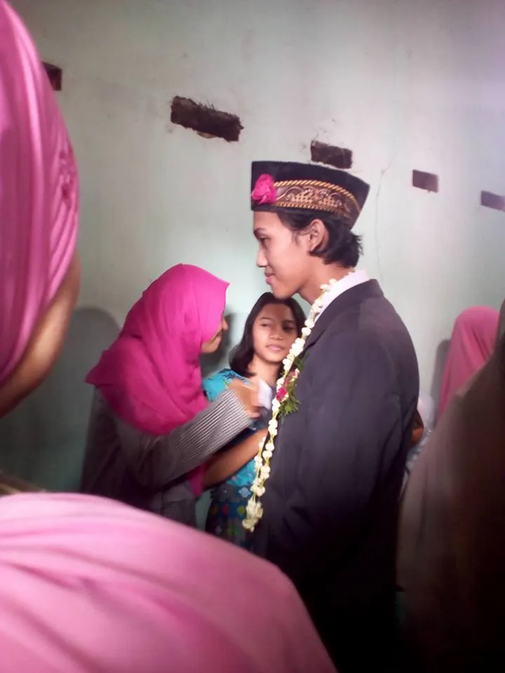 Dzulfikar, pemuda Batang yang digilai oleh bule Italia akhirnya melangsungkan pernikahannya © Facebook.com/Wawan Arizki