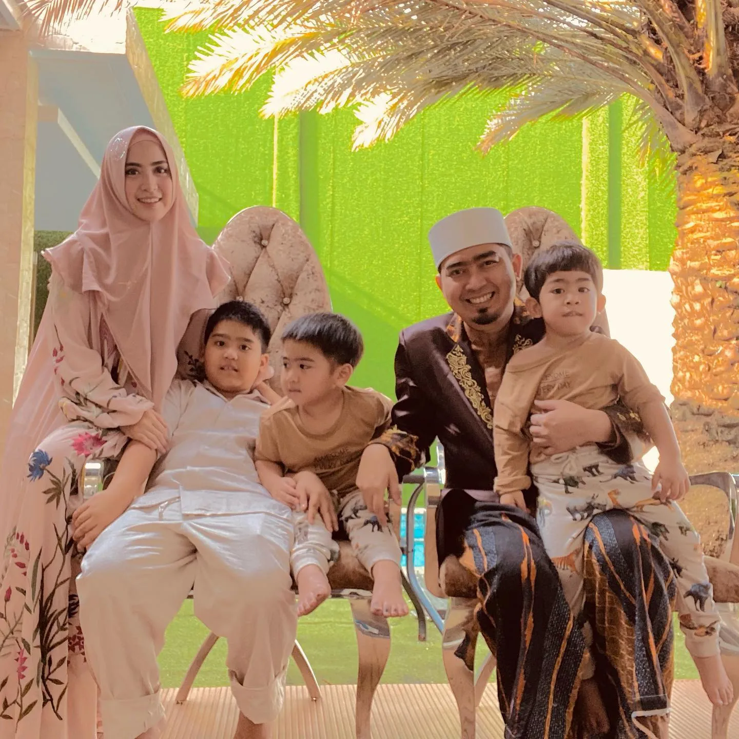 (credit: instagram.com/apriljasmine85)