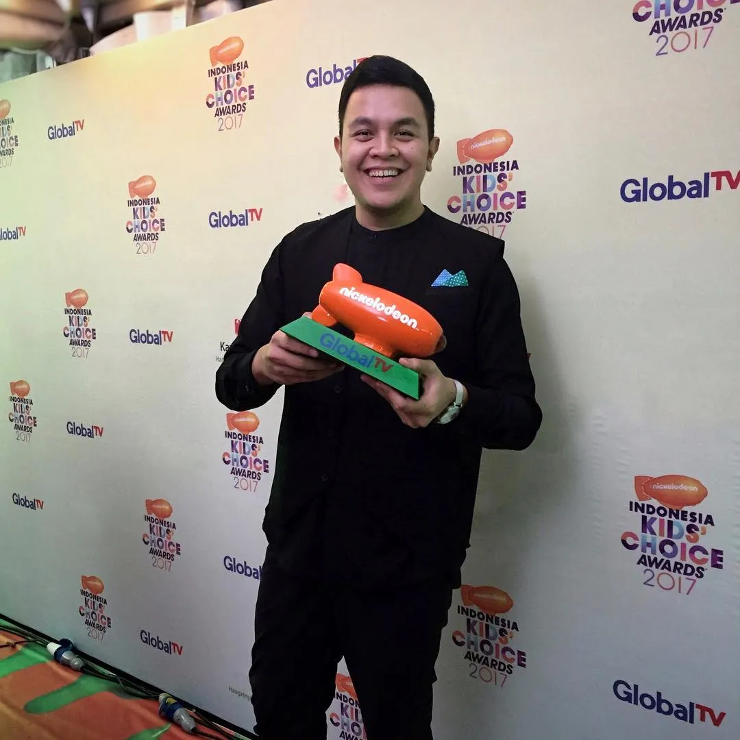 Tulus jadi penyanyi favorit di acara KCA © Instagram.com/tulusm