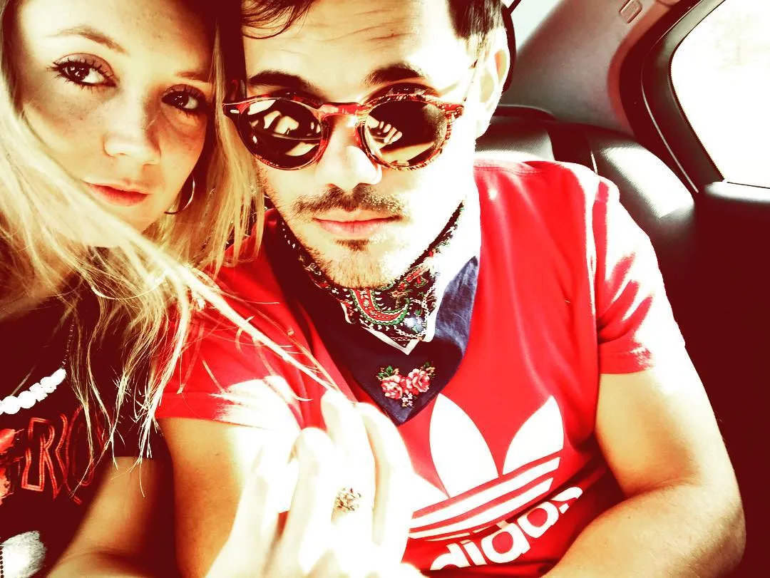 Taylor Lautner posting foto bareng Billie Lourd © Instagram.com/taylorlautner