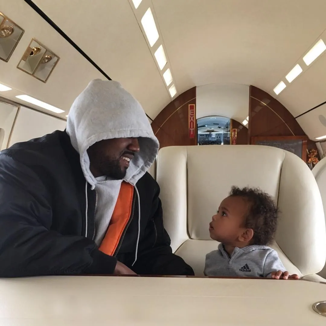Saint West terlihat makin lucu © Instagram.com/kimkardashian