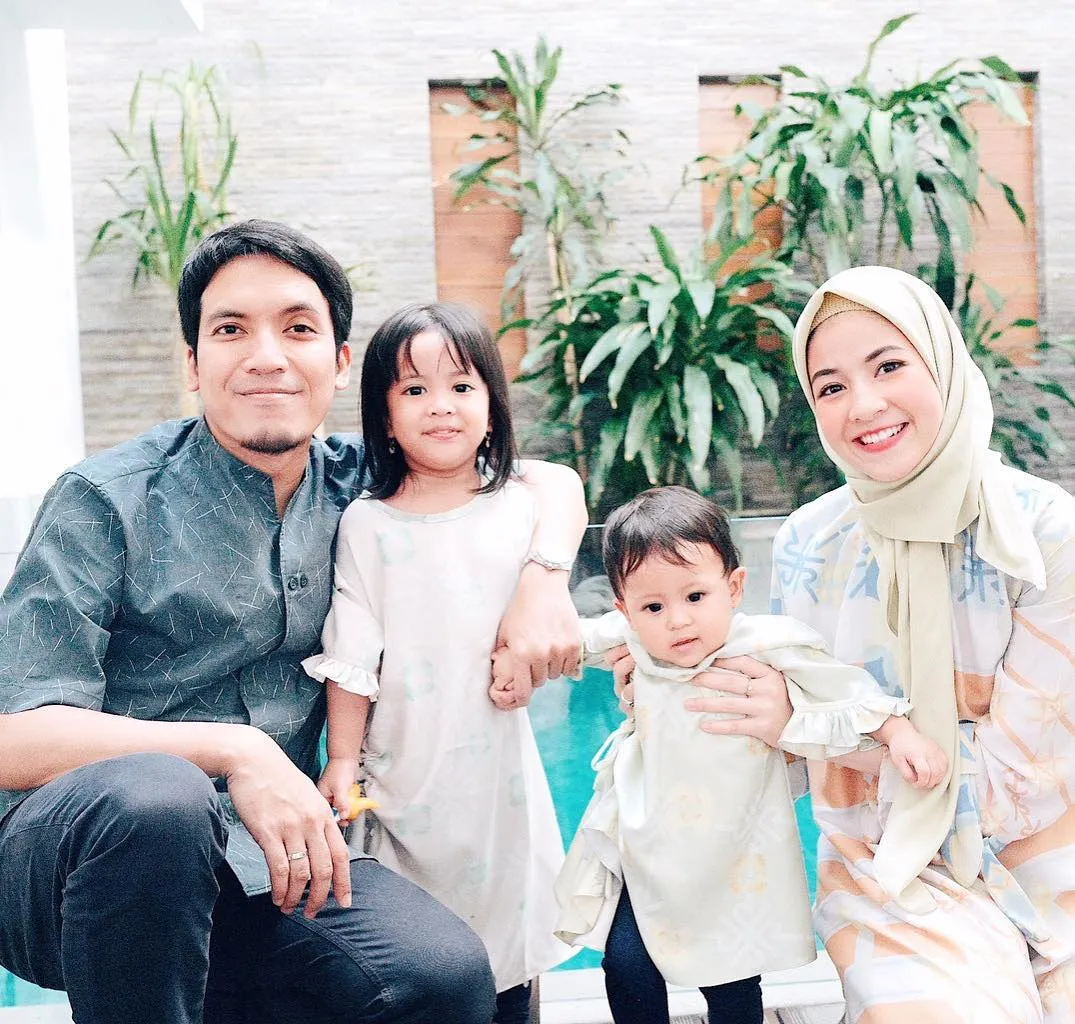 Desta dan Natasha kini telah dikaruniai 2 anak © Instagram/desta80s