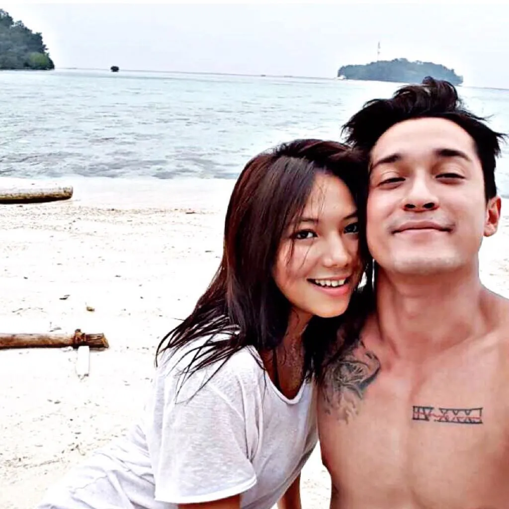 Miller dan pacar barunya © Instagram/miller_khan
