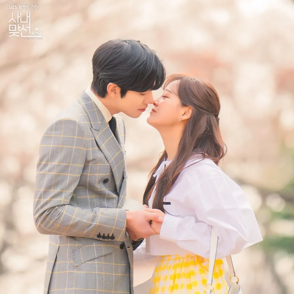 Kim Sejeong - Love, Maybe