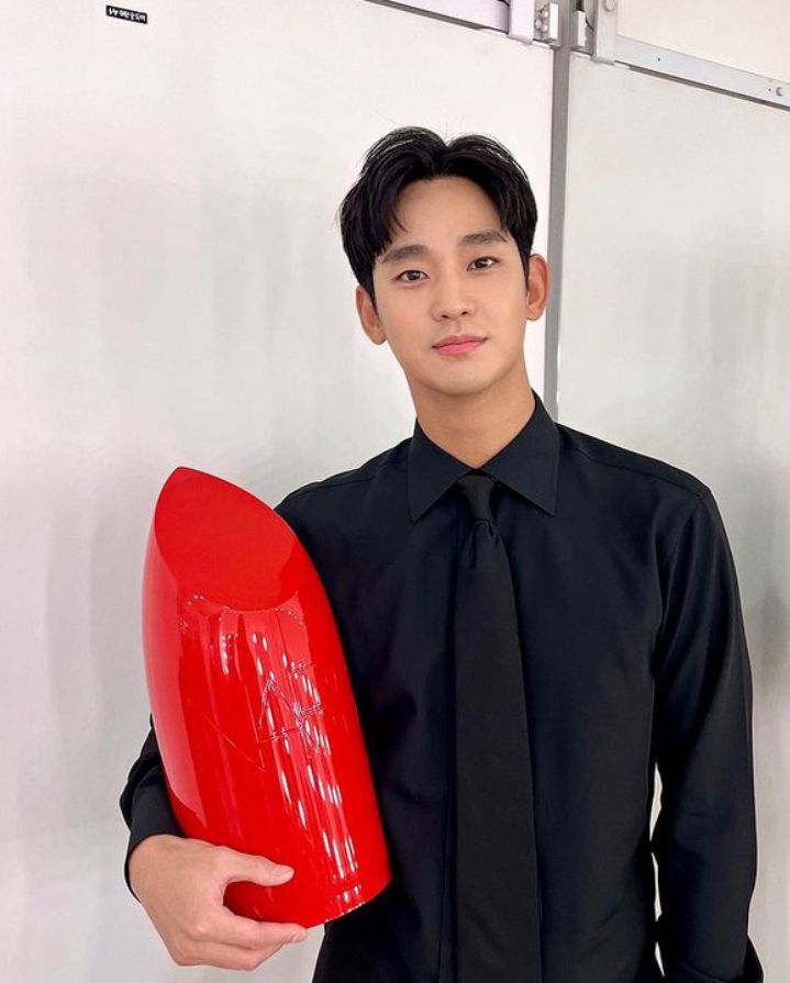 Kim Soo Hyun, the latest cast member of Korean drama 'QUEEN OF TEARS' - Instagram.com/soohyun_k216