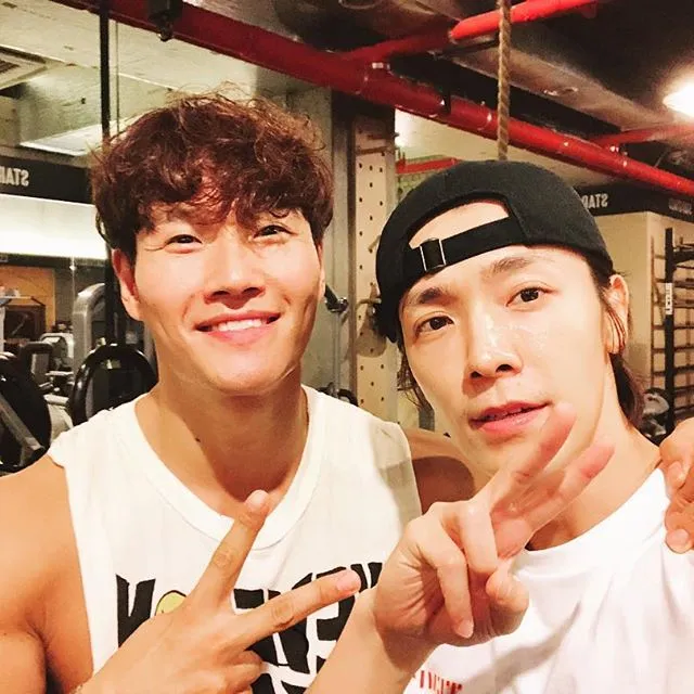 Donghae dan Kim Jong Kook Ngegym bareng © instagram.com/leedonghae