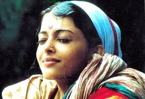 Aishwarya di IRUVAR, film perdananya di India ©Bollywoodlife.com