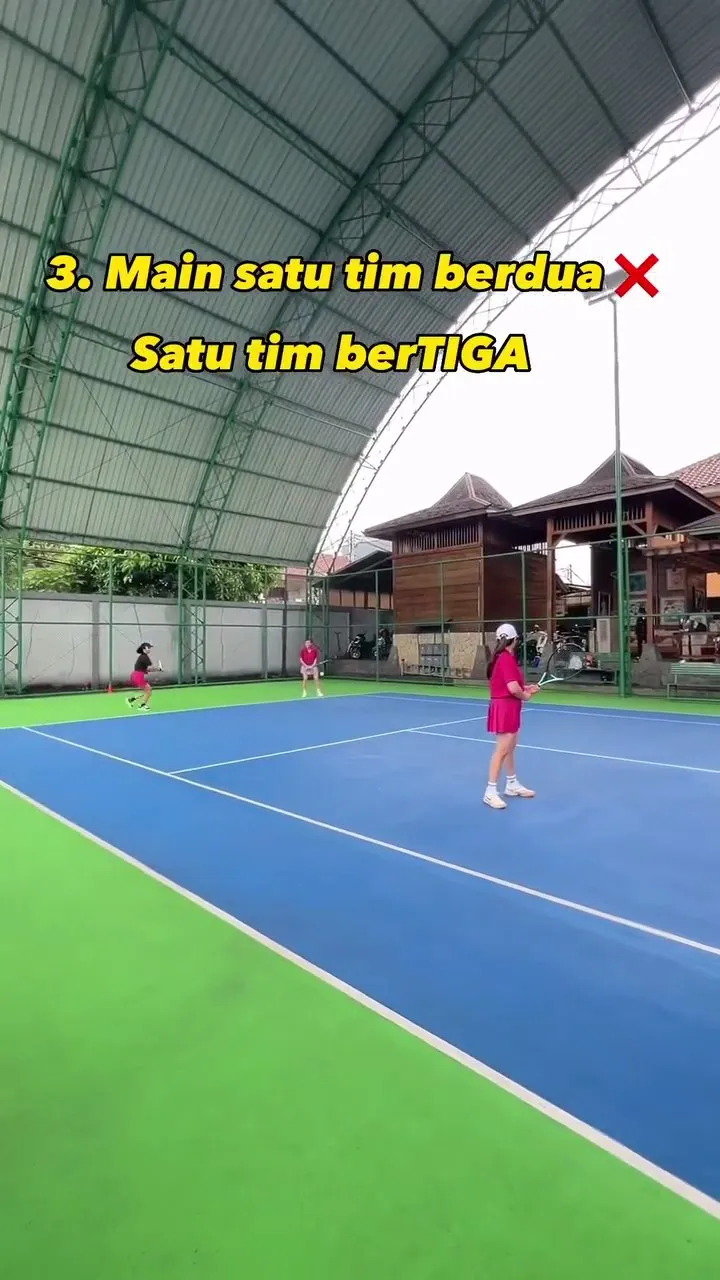 (credit: Instagram.com/mrsayudewi/)