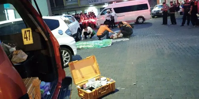 Dua orang perempuan di Bandung melompat dari lantai 5 gedung apartemen dan diketahui mengidap gangguan mental © merdeka.com