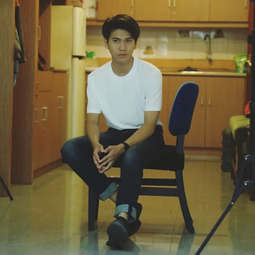 Iqbaal dianggap terlalu imut untuk memerankan sosok Dilan © instagram.com/falconpictures_