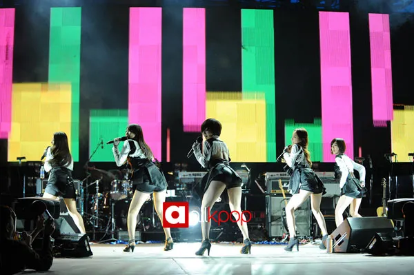 Dance Pantat 'Mister' KARA
