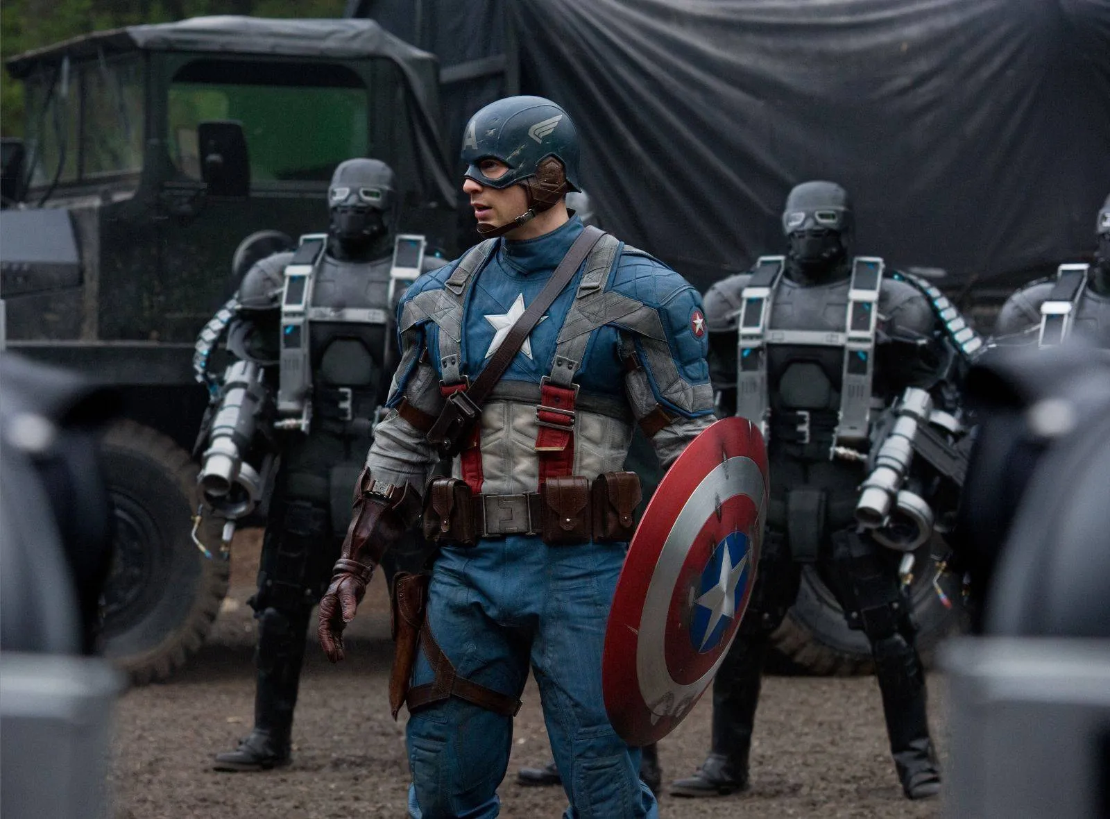 Akting Chris Evans dalam CAPTAIN AMERICA | Foto: Marvel