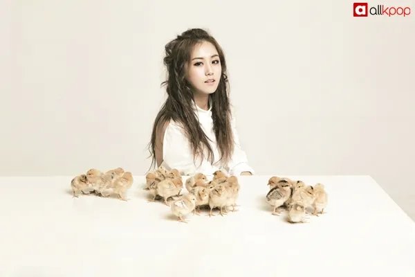 Teaser foto Gayoon untuk debut sub unit 2Yoon foto: allkpop.com