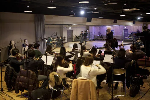 Junsu tengah mempersiapkan konser akhir tahun. ©soompi.com