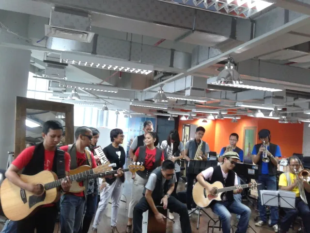 HajarBleh Big Band di kantor KapanLagi.com® © KapanLagi.com®