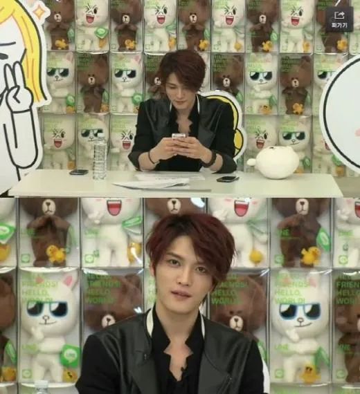 Jaejoong JYJ melakukan sesi chat dengan fans ©en.korea.com